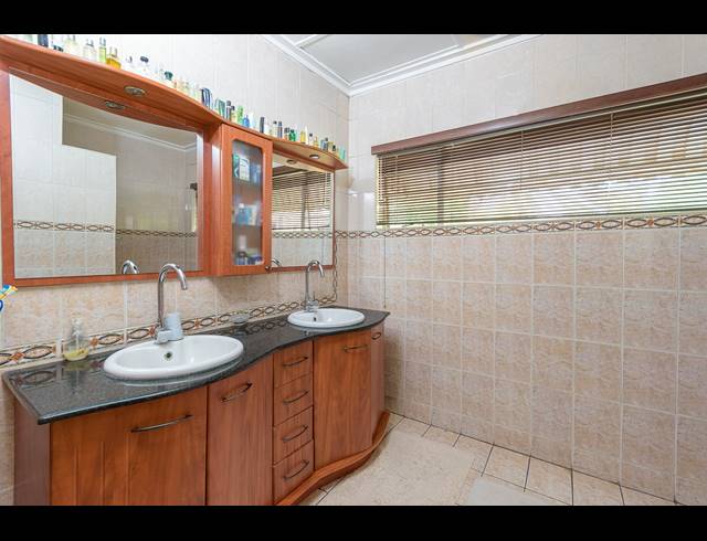 300M² BUSINESS FOR SALE IN ROSEBANK